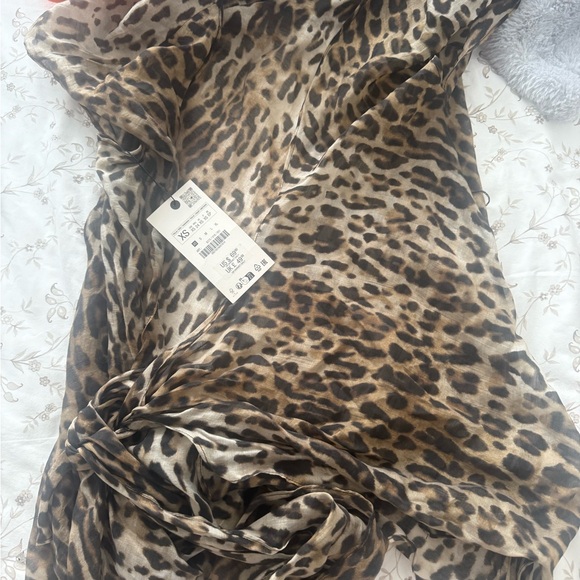 Leopard Print Women’s top blouse w bow - Picture 2 of 5